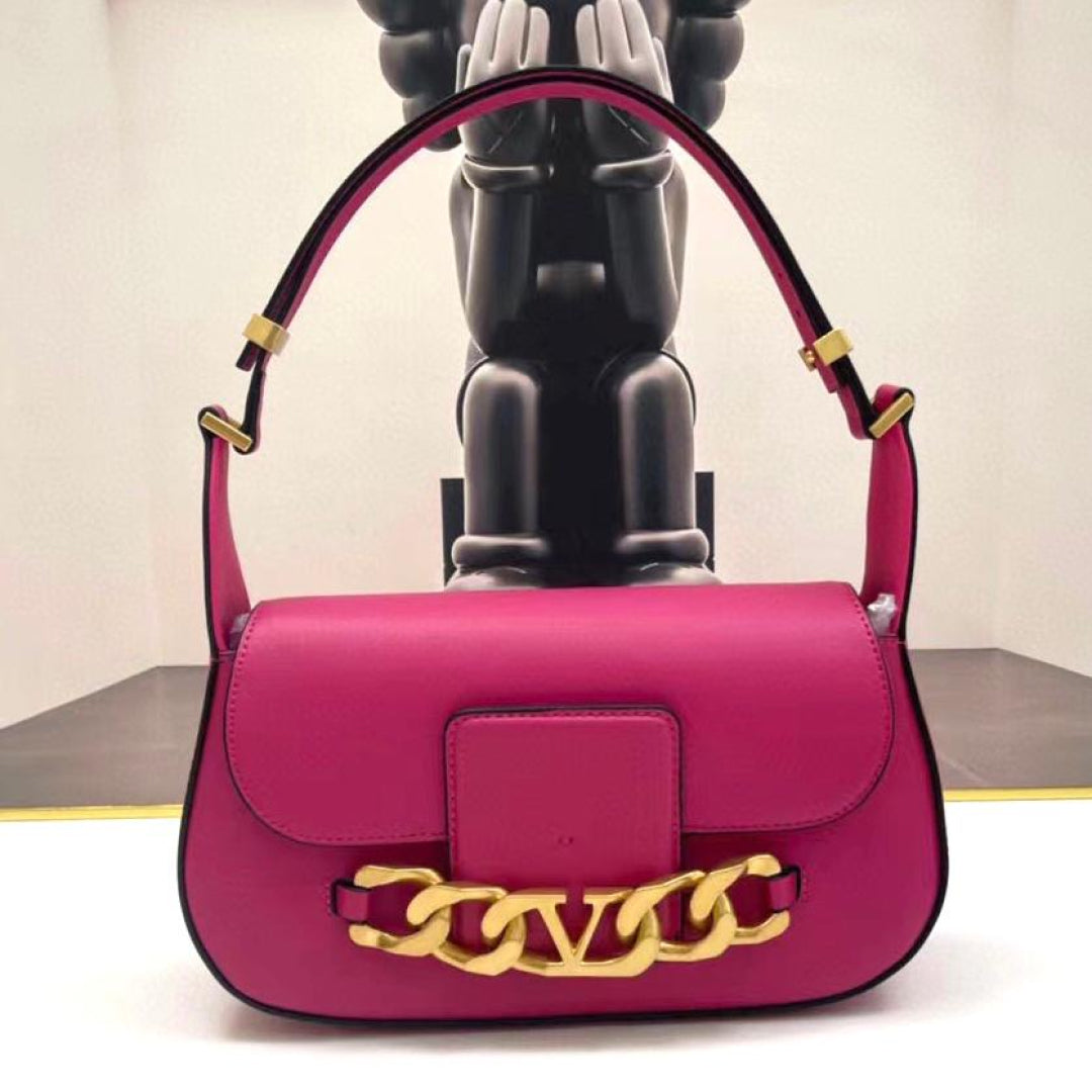 VLogo leather crossbody bag