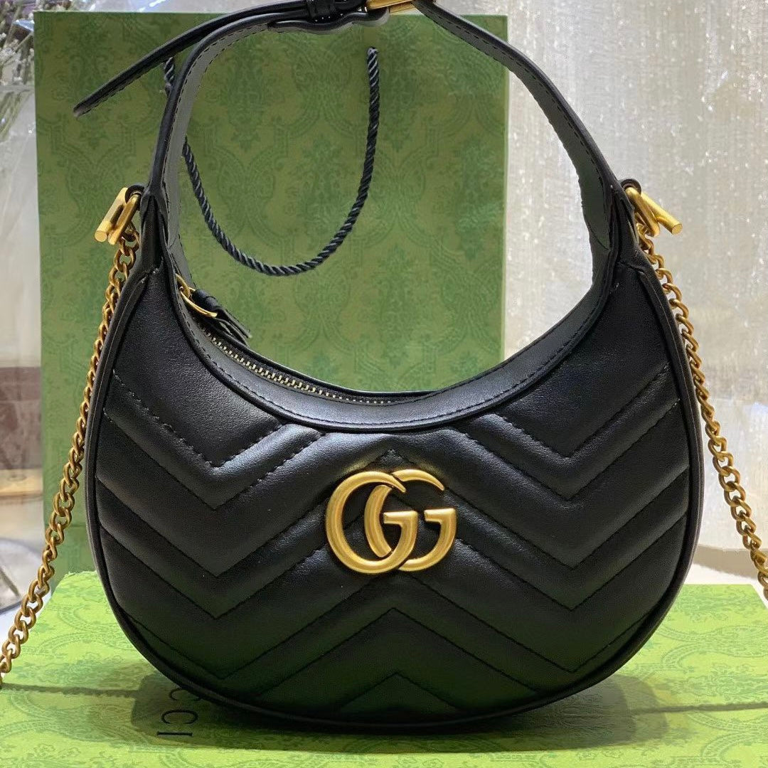 GG Marmont Half-moon shaped bag