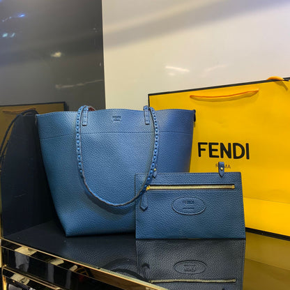 Women's Medium Roll Tote Bag