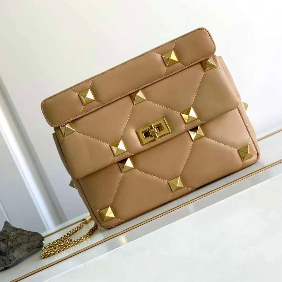 Medium Roman Stud The Shoulder Bag