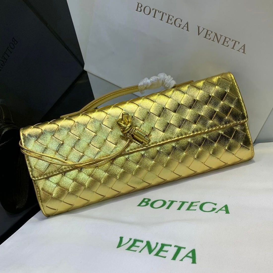 Long Andiamo Handle Clutch in Leather Bag