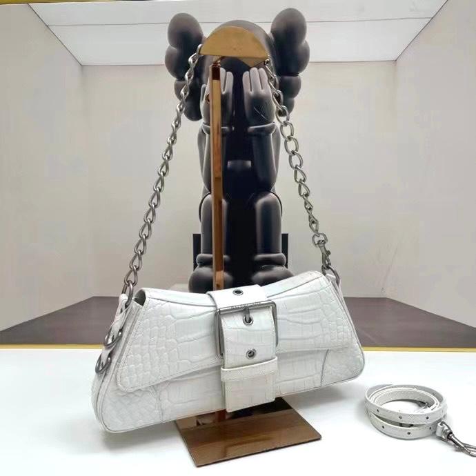 Lindsay small shoulder bag