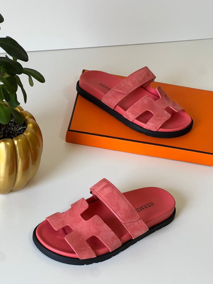 Iconic H-Cut Leather Sandals