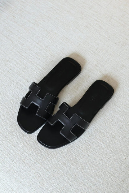 Iconic HOran Slide Sandals