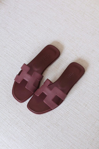 Iconic HOran Slide Sandals