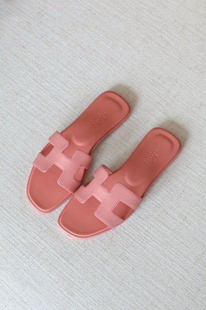 Iconic HOran Slide Sandals