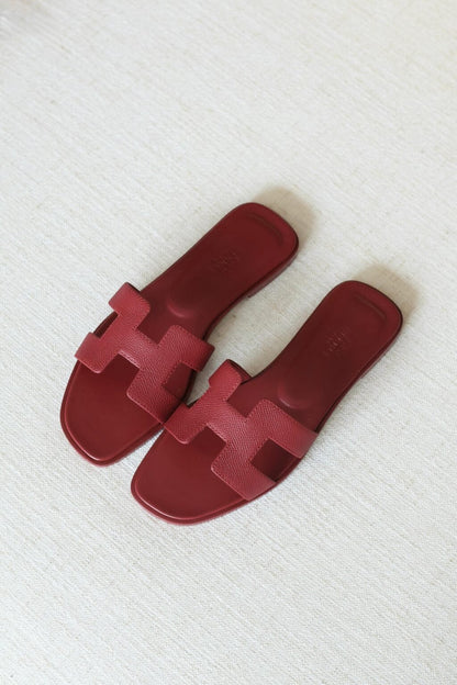 Iconic HOran Slide Sandals