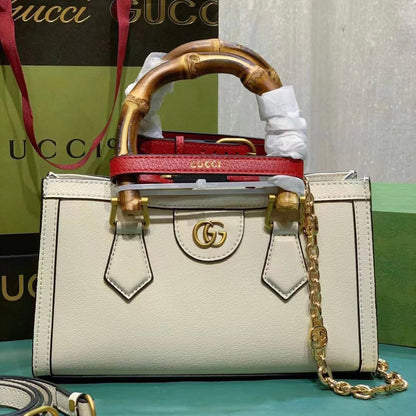 Diana small Shoulder Bag
