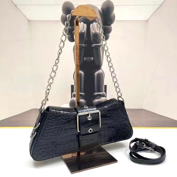 Lindsay small shoulder bag