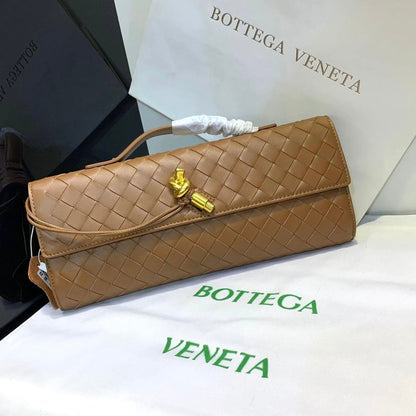 Long Andiamo Handle Clutch in Leather Bag