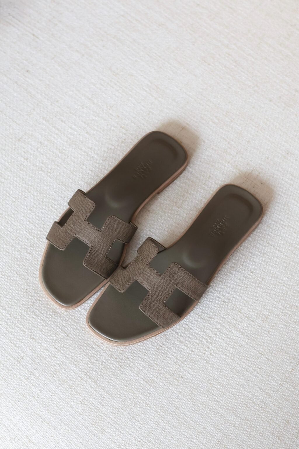 Iconic HOran Slide Sandals