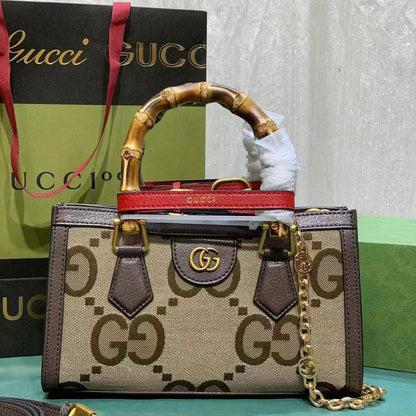 Diana small Shoulder Bag